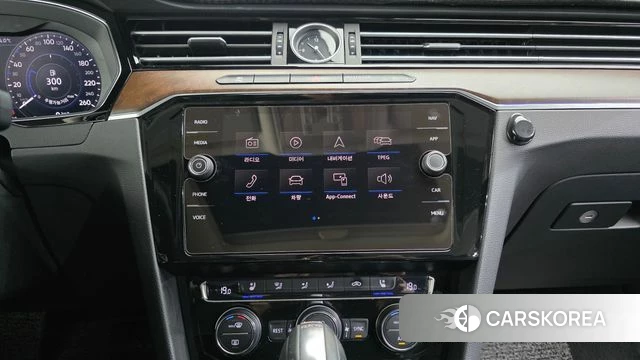 Volkswagen Passat GT (B8) 2018 Белый из Кореи, фото 5