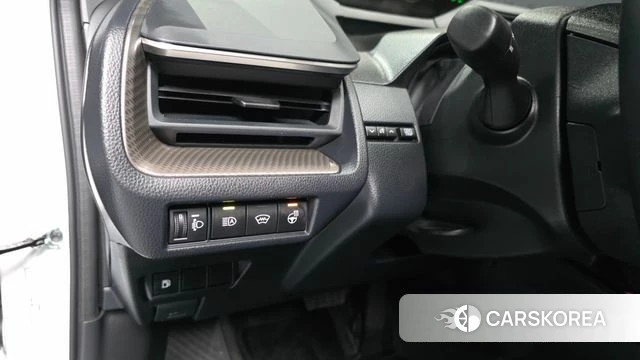 Toyota Prius 5th Generation 2024 Белый из Кореи, фото 5
