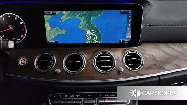 Mercedes-Benz E-Class W213 2018 Серебряный из Кореи, фото 5