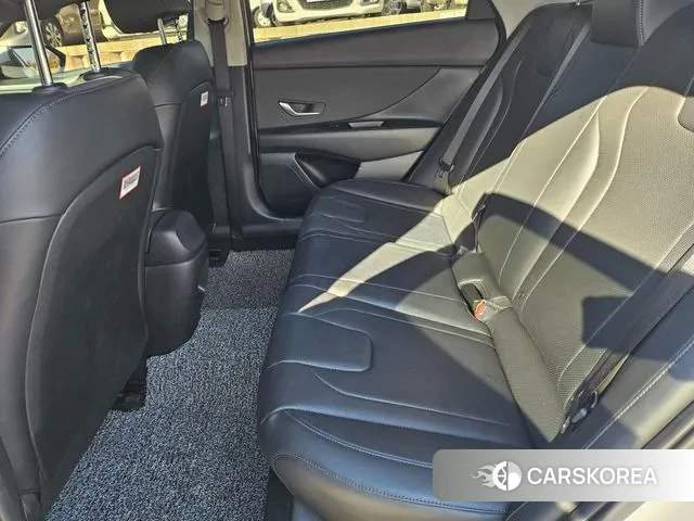 Hyundai The New Avante (CN7) 2023 Белый из Кореи, фото 5