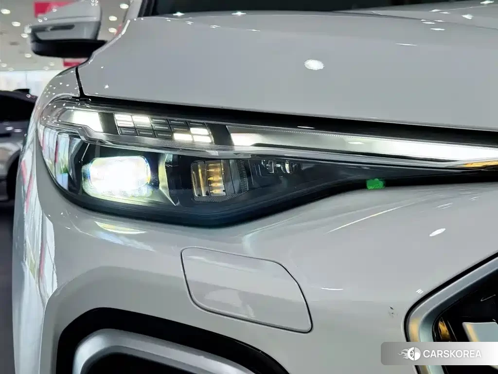 Audi Q5L 2026 Белый из Китая, фото 5