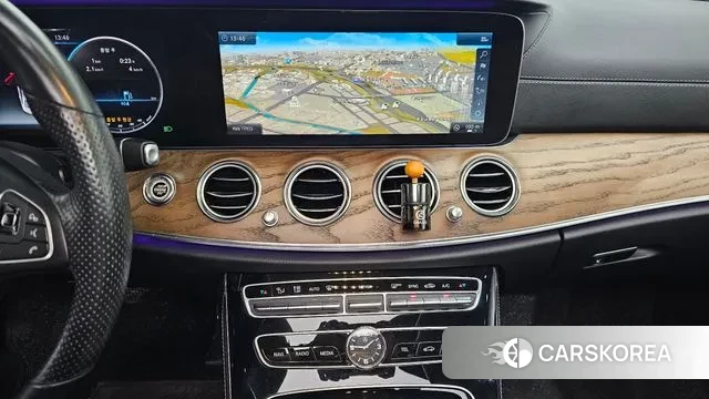 Mercedes-Benz E-Class W213 2018 Белый из Кореи, фото 5