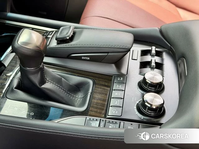 Lexus LX 2022 Серебристо-серый из Китая, фото 5