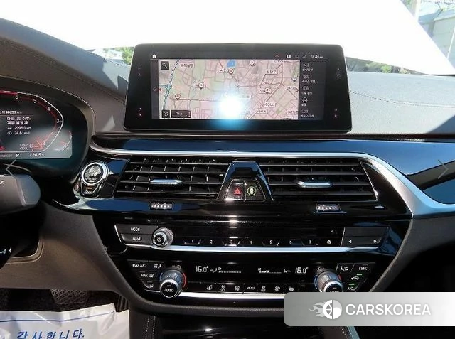 BMW 5 Series (G30) 2019 Белый из Кореи, фото 5