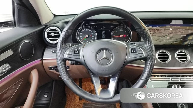 Mercedes-Benz E-Class W213 2018 Белый из Кореи, фото 5