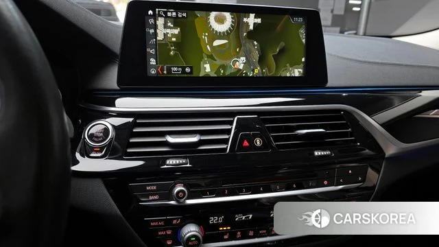 BMW 5 Series (G30) 2018 Белый из Кореи, фото 5