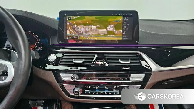 BMW 5 Series (G30) 2022 Черный из Кореи, фото 5