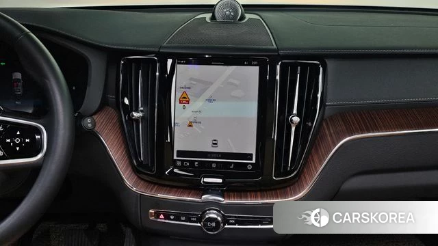 Volvo XC60 second Generation 2025 Белый из Кореи, фото 5