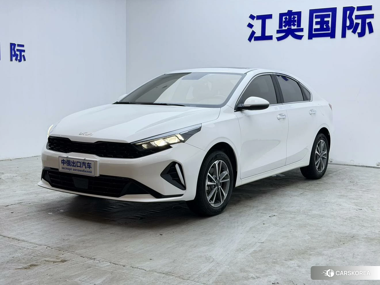 Kia K3 2023 Белый из Китая, фото 5