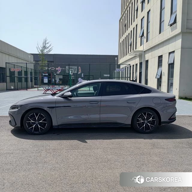 BYD Han DM 2025 Темно-серый из Китая, фото 5