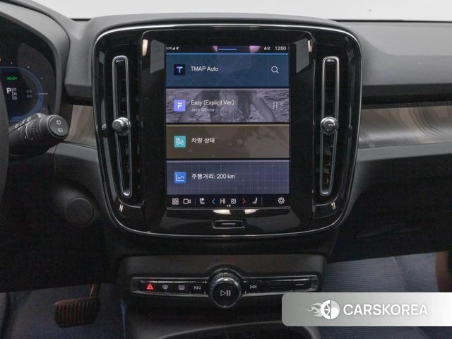 Volvo XC40 Richards 2024 Черный из Кореи, фото 5