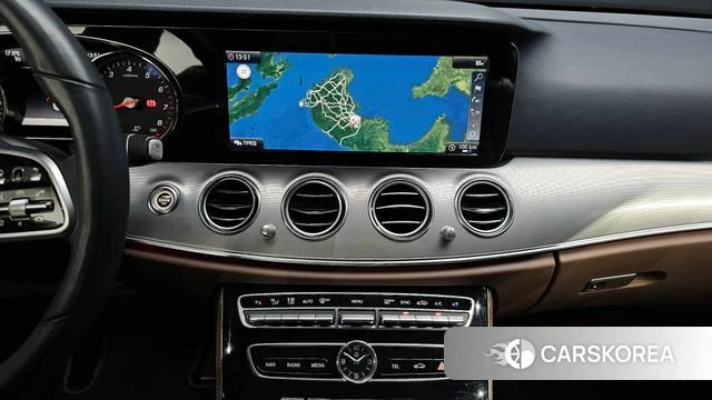 Mercedes-Benz E-Class W213 2018 Белый из Кореи, фото 5