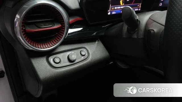 Chevrolet (GM Daewoo) Trax Crossover 2023 Белый из Кореи, фото 5