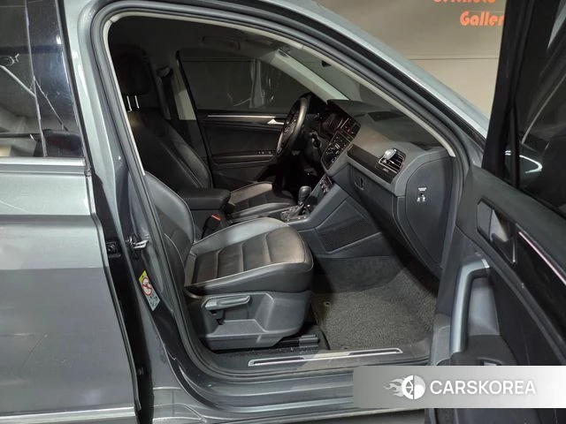 Volkswagen Tiguan second Generation 2020 Серый из Кореи, фото 5