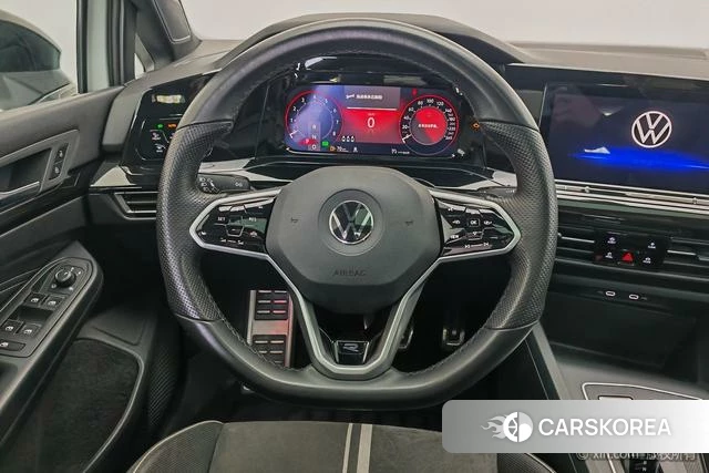 Volkswagen Golf 2022 Белый из Китая, фото 5