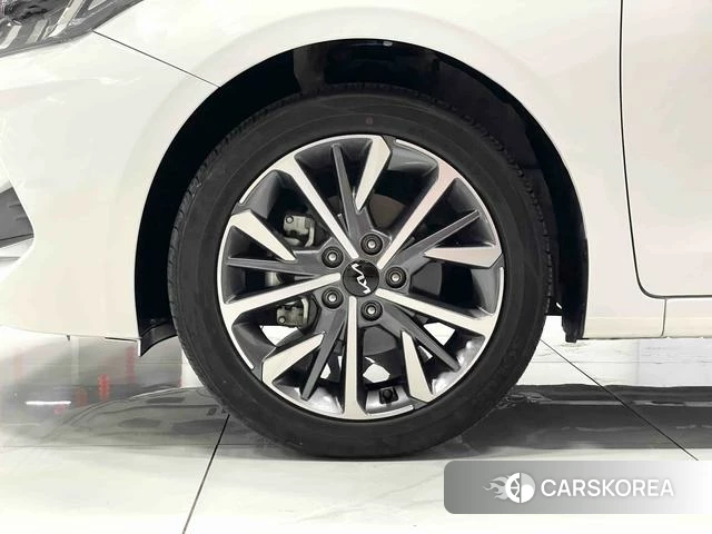 Kia K3 2022 Белый из Китая, фото 5