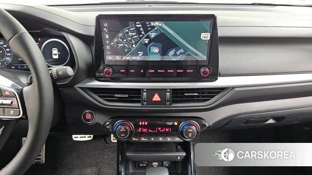 Kia The New K3 2nd generation 2024 Белый из Кореи, фото 5