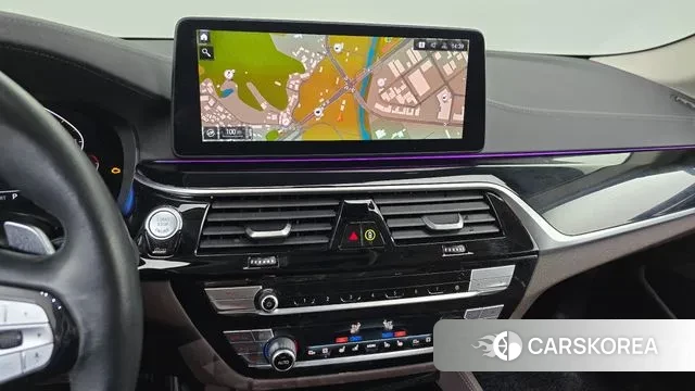 BMW 5 Series (G30) 2021 Белый из Кореи, фото 5