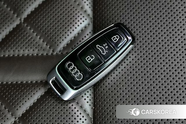 Audi A8 PHEV 2022 Черный из Китая, фото 5
