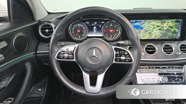 Mercedes-Benz E-Class W213 2018 Белый из Кореи, фото 5