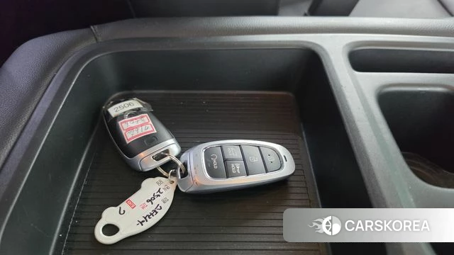 Hyundai Staria 2023 Серебряный из Кореи, фото 5
