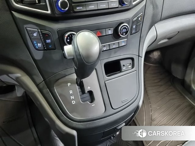 Hyundai The New Grand Starex 2019 Серебристо-серый из Кореи, фото 5