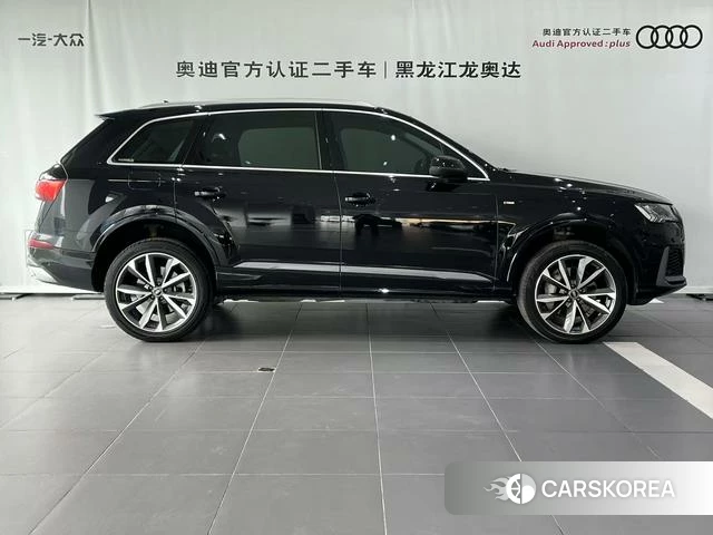 Audi Q7 2021 Черный из Китая, фото 5