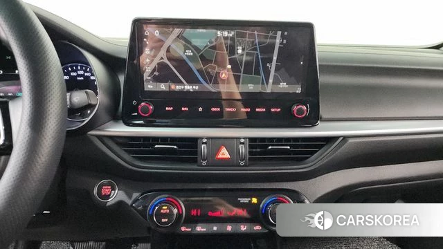 Kia The New K3 2nd generation 2022 Белый из Кореи, фото 5