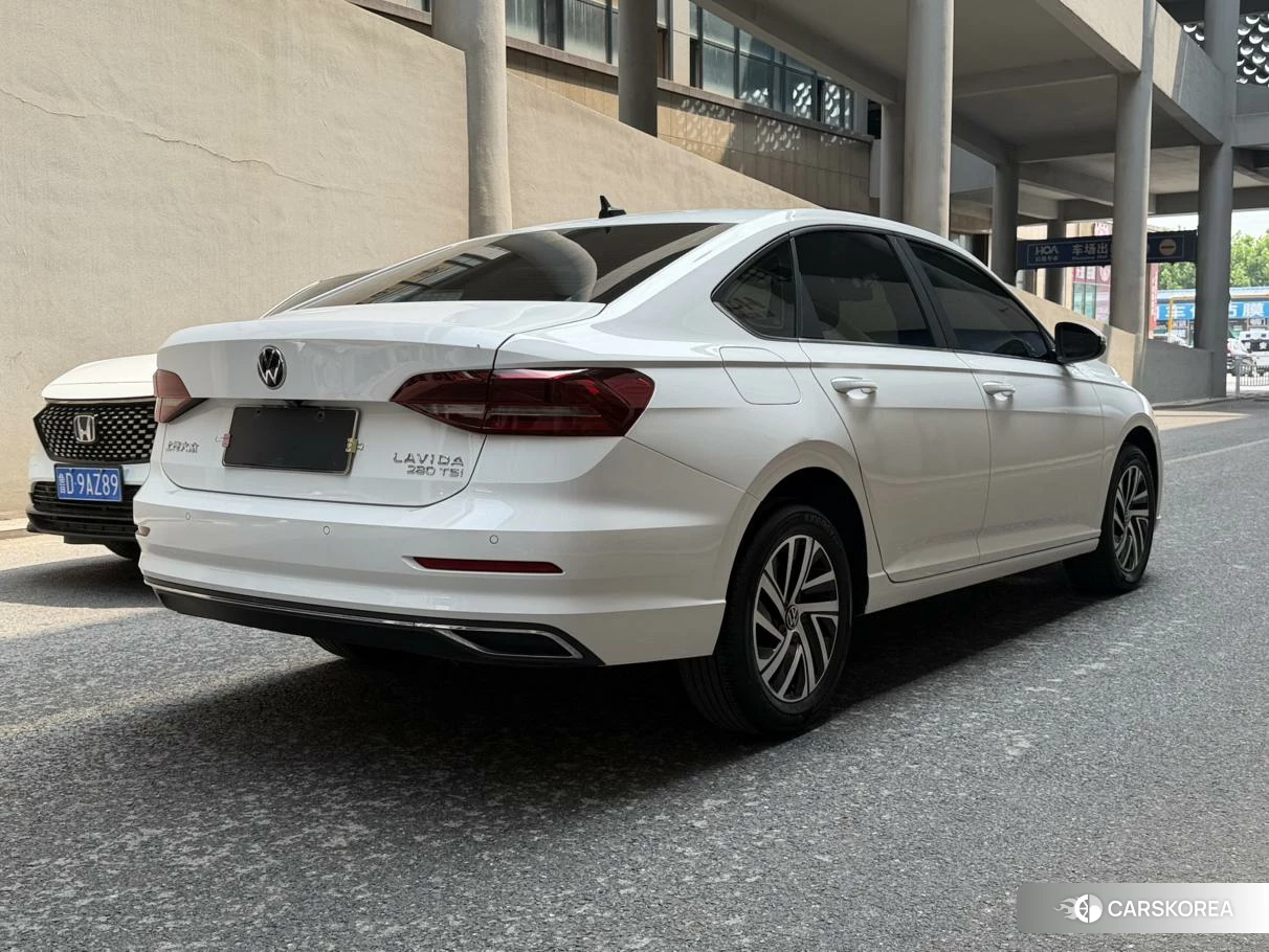Volkswagen Lavida 2018 Белый из Китая, фото 5