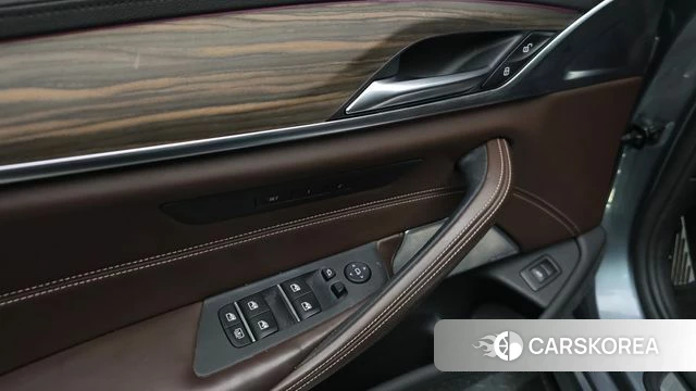 BMW 5 Series (G30) 2018 Серый из Кореи, фото 5