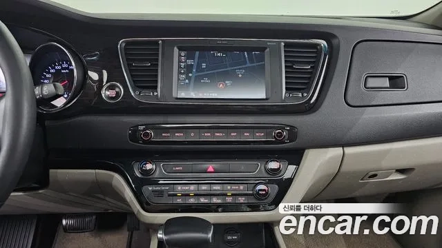 Kia The New Carnival 2018 Белый из Кореи, фото 5