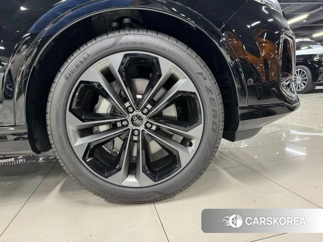 Audi Q7 (4M) 2026 Черный из Кореи, фото 5