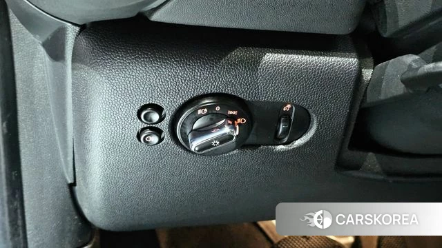 Mini Cooper 2023 Серебряный из Кореи, фото 5