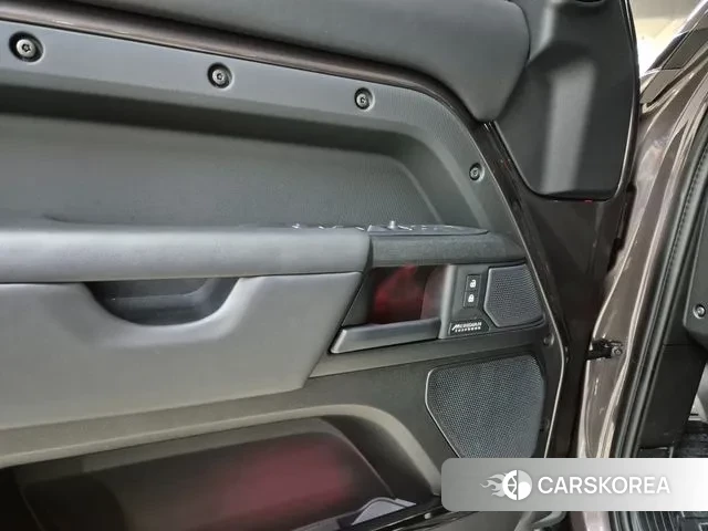 Land Rover Defender (L663) 2025 Серый из Кореи, фото 5