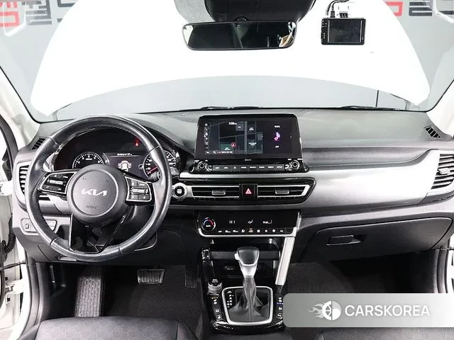 Kia Seltos 2022 Белый из Кореи, фото 5