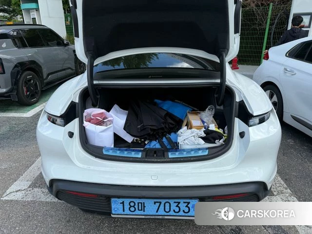 Porsche Taycan 2025 Белый из Кореи, фото 5