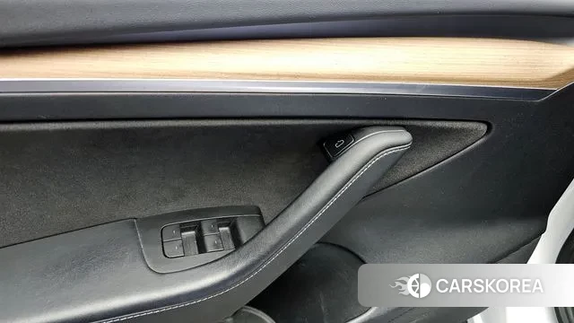 Tesla Model 3 2021 Белый из Кореи, фото 5