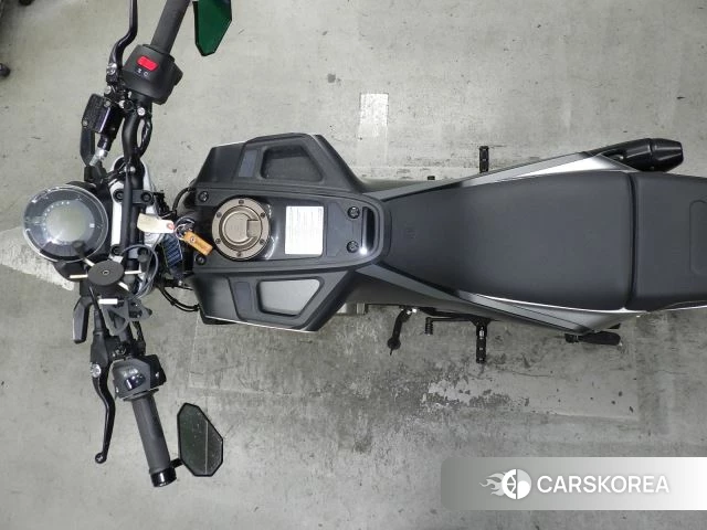 Husqvarna SVARTPILEN 401 2021 из Японии, фото 2