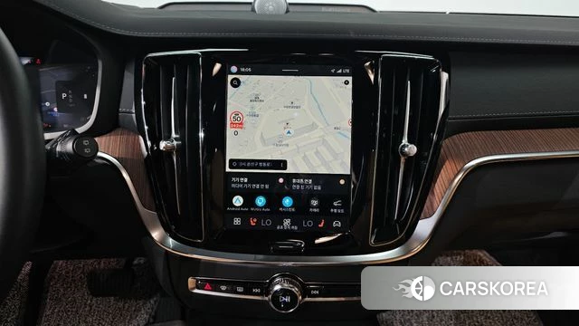 Volvo V60 Cross-Country 2nd Generation 2024 Белый из Кореи, фото 5