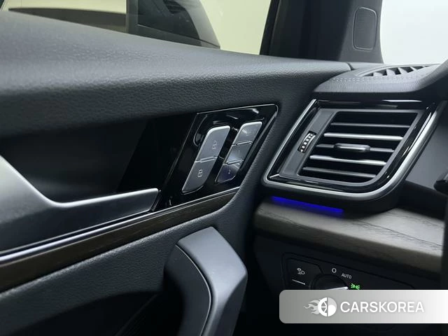 Audi Q5L 2025 Черный из Китая, фото 5