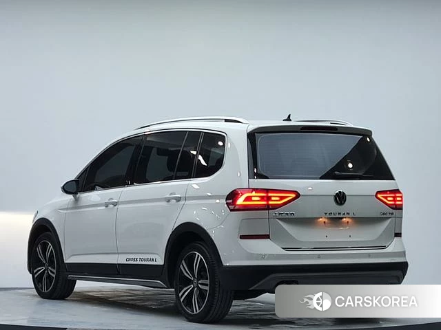 Volkswagen Touran L 2022 Белый из Китая, фото 5