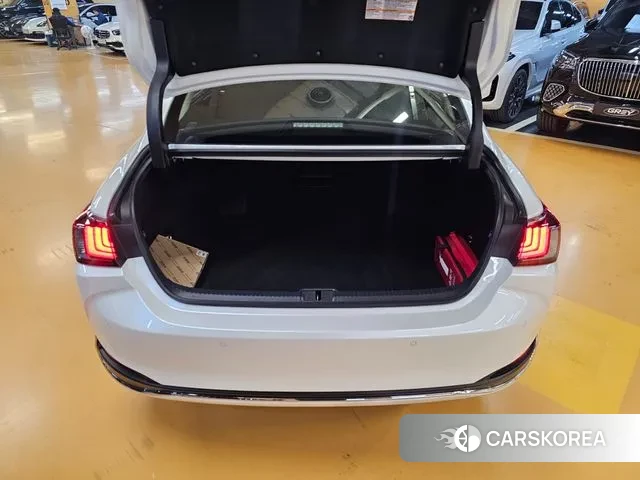 Lexus ES300h 7th generation 2025 Белый из Кореи, фото 5