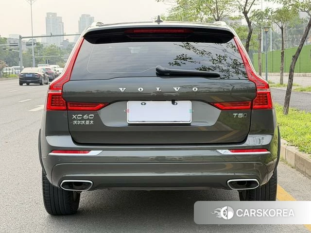 Volvo XC60 2021 Темно-серый из Китая, фото 5