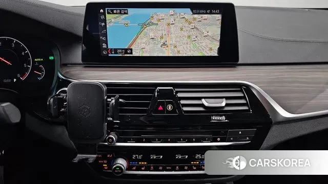 BMW 5 Series (G30) 2019 Белый из Кореи, фото 5