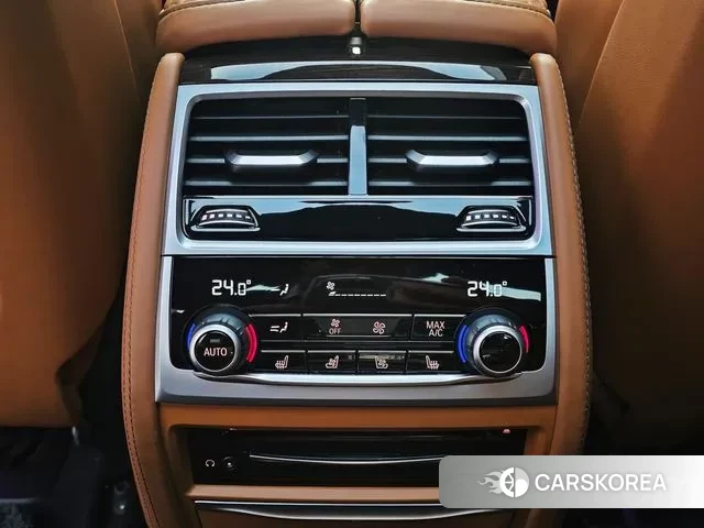 BMW 7 Series (G11) 2020 Серебристо-серый из Кореи, фото 5