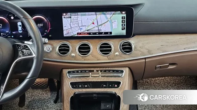 Mercedes-Benz E-Class W213 2022 Белый из Кореи, фото 5