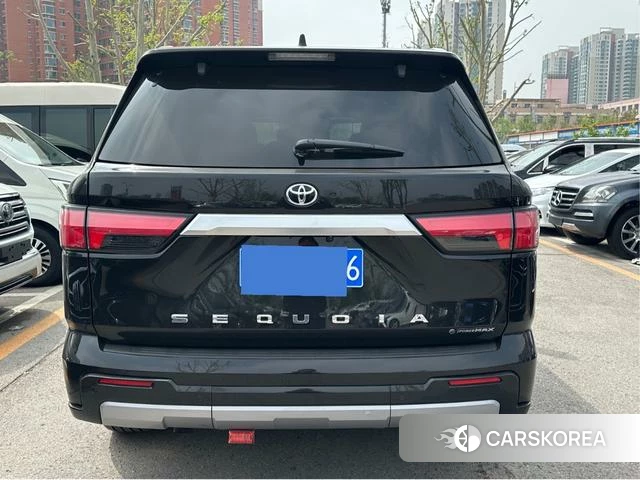 Toyota Sequoia 2026 Черный из Китая, фото 5