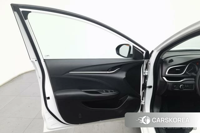 Buick Yinglang 2020 Белый из Китая, фото 5