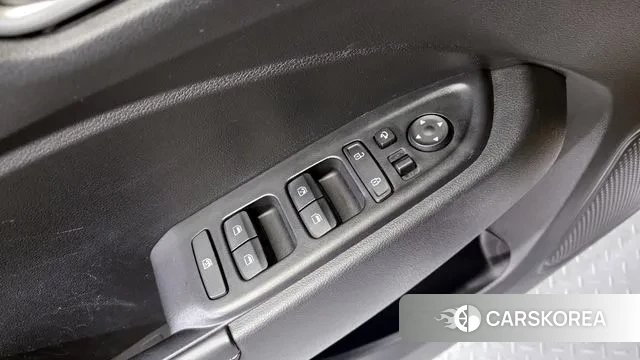 Hyundai Venue 2021 Белый из Кореи, фото 5