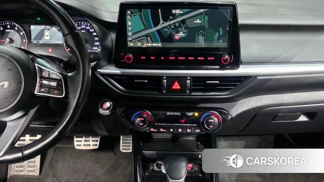 Kia The New K3 2nd generation 2023 Белый из Кореи, фото 5